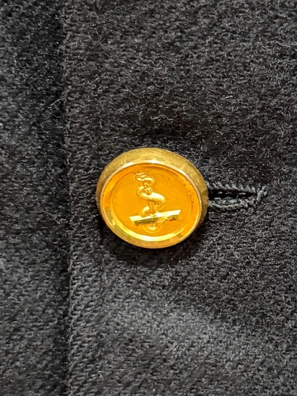 Saks Fifth Avenue 100% Cashmere Navy Blazer Sport Coat Gold Crest Buttons 41L